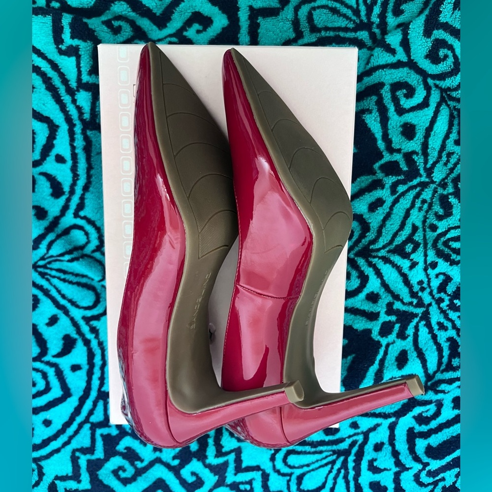 NEW 👠 Red Heels - Size 10